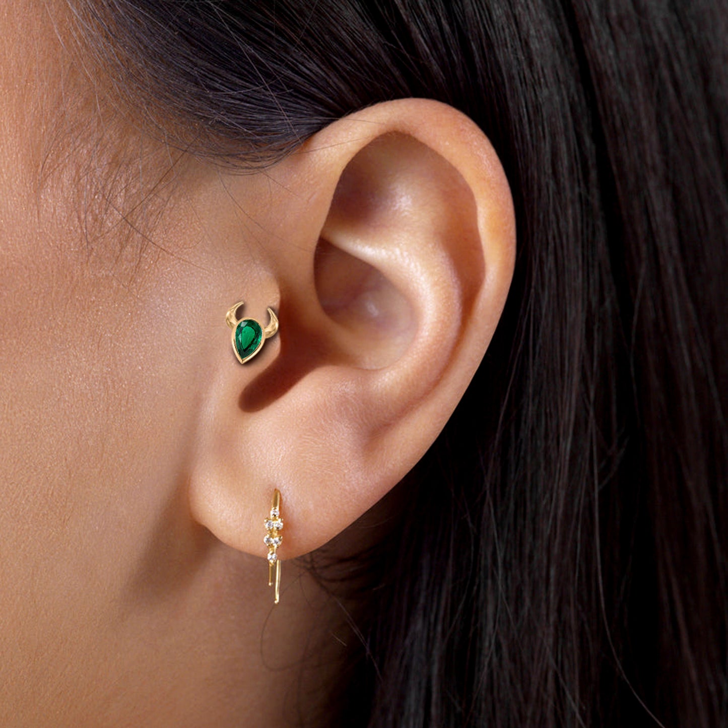 Screw Back Piercing,14K Solid Gold Pear Cut Natural Emerald Bull's Piercing,Emerald Cartilage Piercing,Helix-Tragus Piercing,16G(1.2mm)